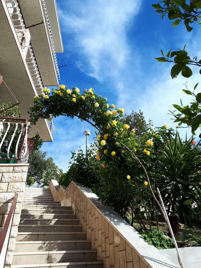 Apartment Silvia Макарска Экстерьер фото